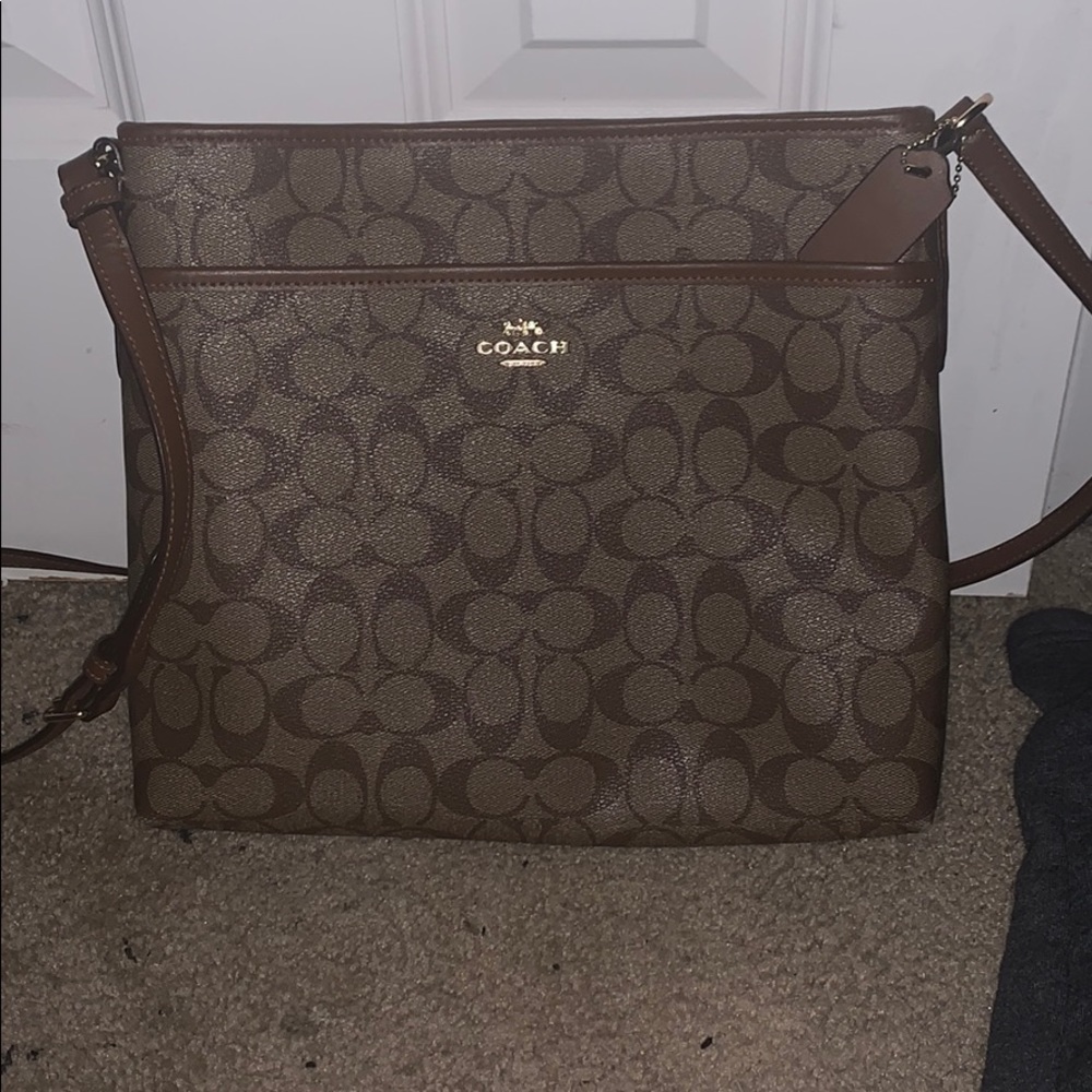 Nice big coach bag to put plenty of things in 👌👍